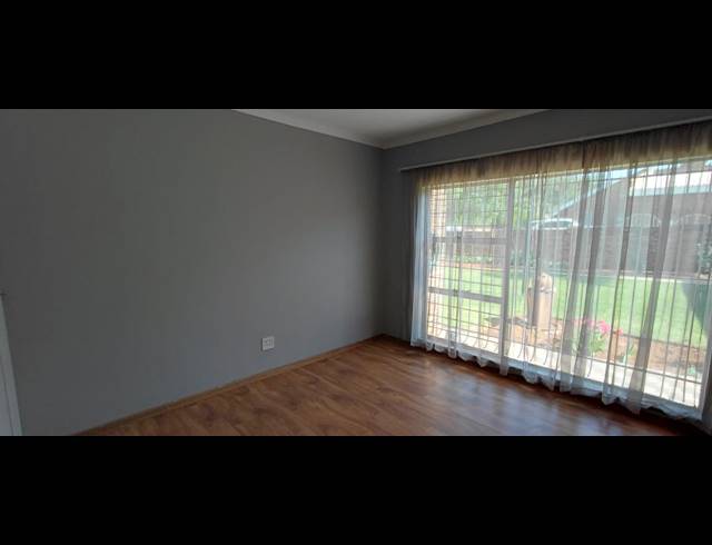 3 BEDROOM FREESTANDING TO LET IN DALPARK PROPER